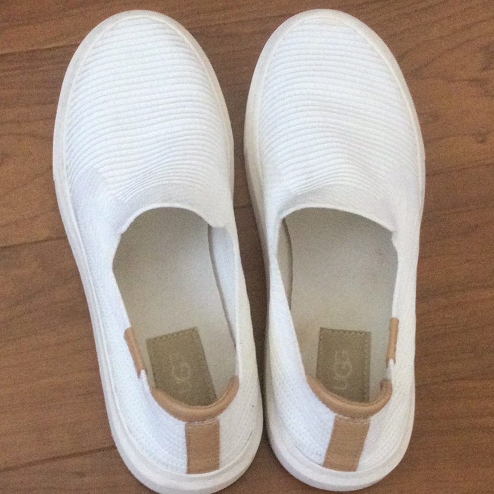 UGG Alameda Sammy Slip-on Sneakers-8.5